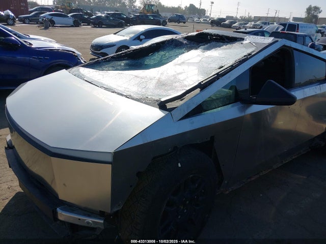 Tesla Cybertruck 2024 7G2CEHED0RA040175 Image 6
