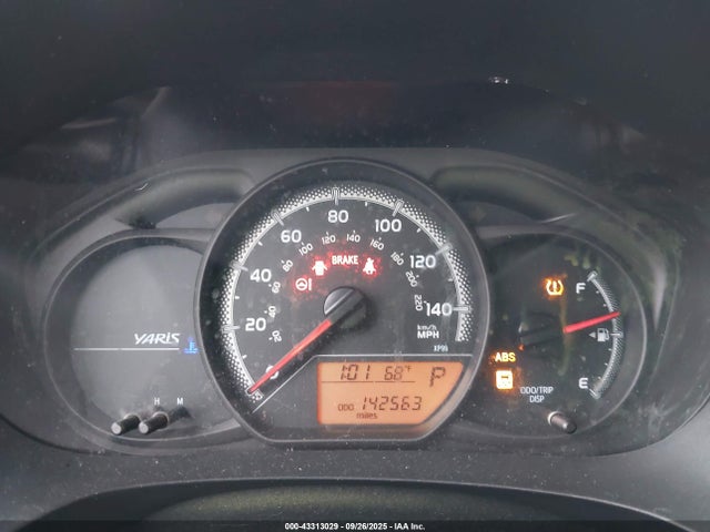 VNKKTUD35FA041214 Toyota YARIS L