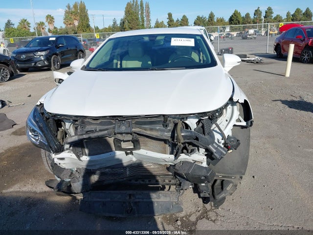 1G4ZP5SS9HU151465 Buick lgx -di: direct injection - vvt: variable valve timing - alum - gen 2