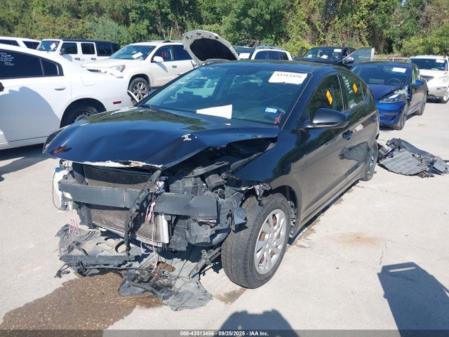 Hyundai 2017 2017 5NPD74LF2HH208285 Image 2