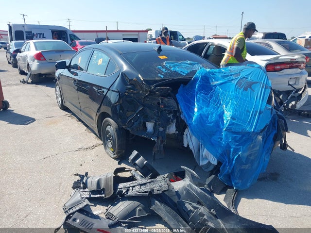 Hyundai 2017 2017 5NPD74LF2HH208285 Image 3