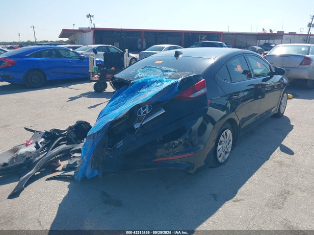Hyundai 2017 2017 5NPD74LF2HH208285 Image 4