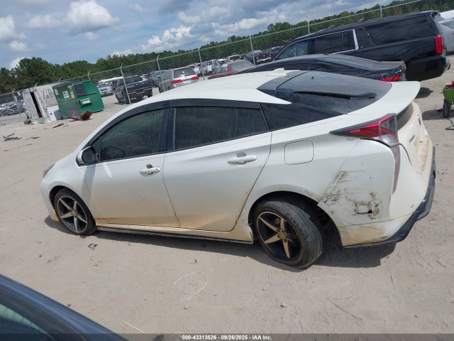 Toyota Prius Three Touring 2017 JTDKARFU1H3537359 Image 14