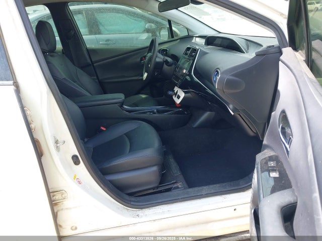 Toyota Prius Three Touring 2017 JTDKARFU1H3537359 Image 5