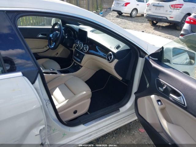 2017 MERCEDES-BENZ CLA 250 WDDSJ4GB2HN441699 Photo 4