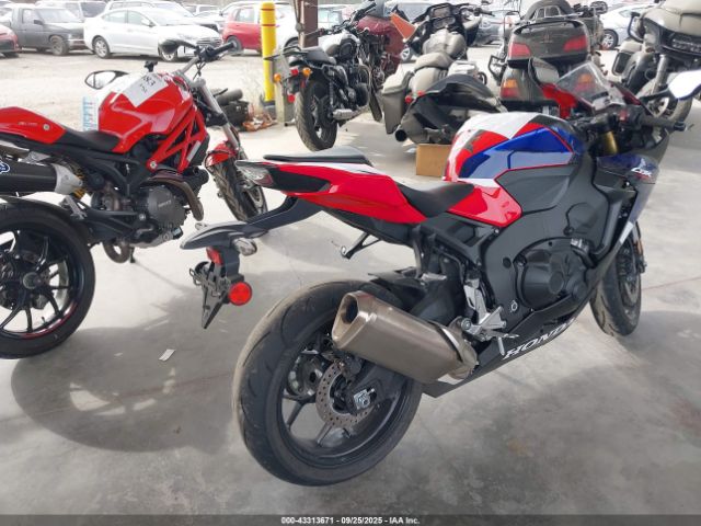 2024 HONDA CBR1000 JH2SC7756RK700253 Photo 3