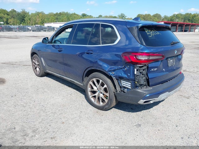 2022 BMW X5 5UXCR6C08N9L75802 Photo 2