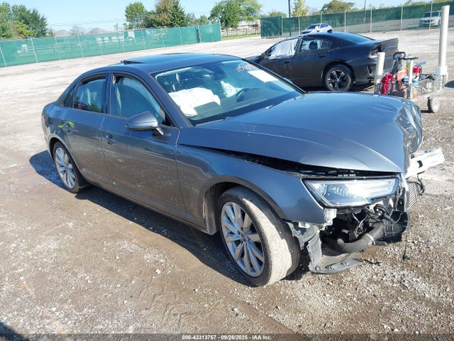 2017 AUDI A4 WAUGMAF48HN045962 Photo 0