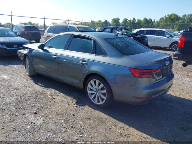 2017 AUDI A4 WAUGMAF48HN045962 Photo 2