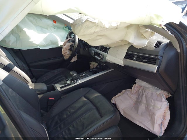 2017 AUDI A4 WAUGMAF48HN045962 Photo 4