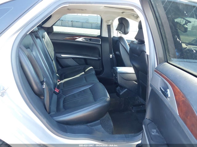 Lincoln 2015 2015 3LN6L2LU0FR629337 Image 8