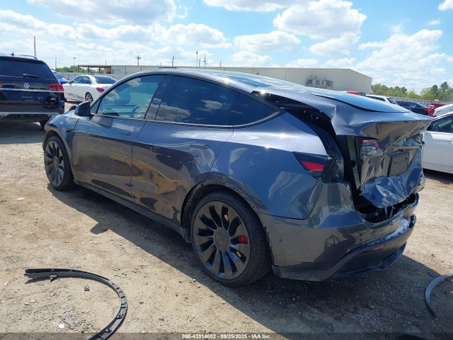 2023 TESLA MODEL Y 7SAYGDEF4PF785348 Photo 2