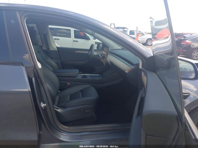 2023 TESLA MODEL Y 7SAYGDEF4PF785348 Photo 4