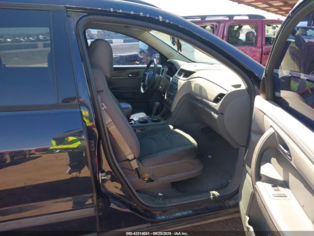 2015 CHEVROLET TRAVERSE 1GNKRFKD9FJ370942 Photo 4