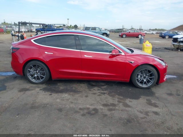 Tesla MODEL 3 2018 5YJ3E1EB6JF129801 Image 13