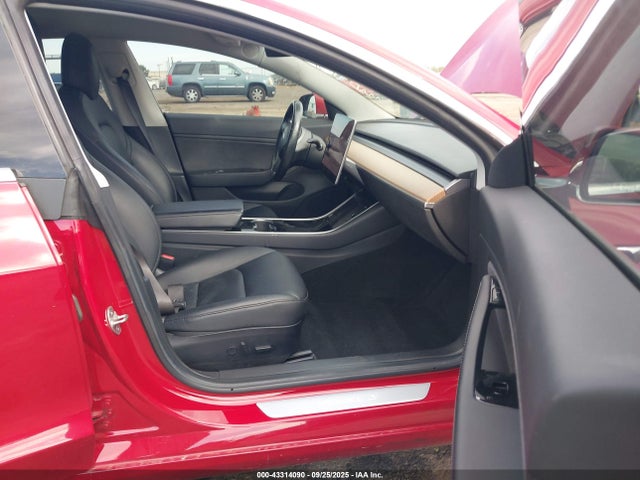 2018 TESLA MODEL 3 5YJ3E1EB6JF129801 Photo 4