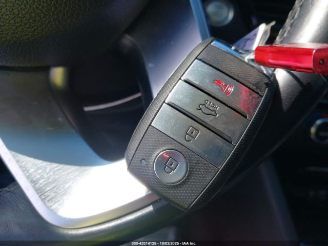 2019 KIA OPTIMA 5XXGU4L19KG345575 Photo 10