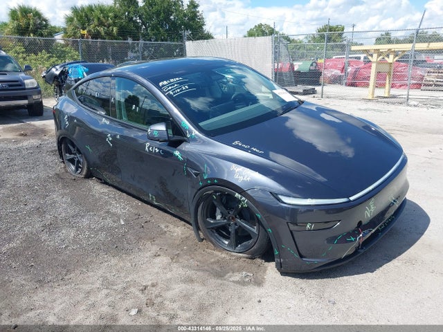 2026 TESLA MODEL Y 7SAYGDED1TA418283 Photo 0