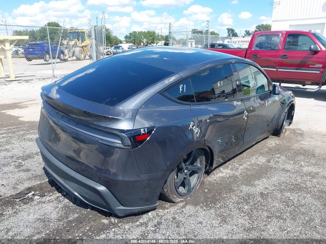 2026 TESLA MODEL Y 7SAYGDED1TA418283 Photo 3