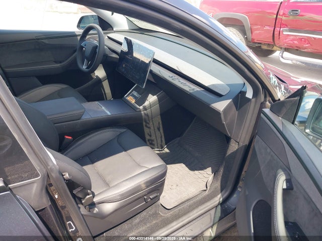 2026 TESLA MODEL Y 7SAYGDED1TA418283 Photo 4