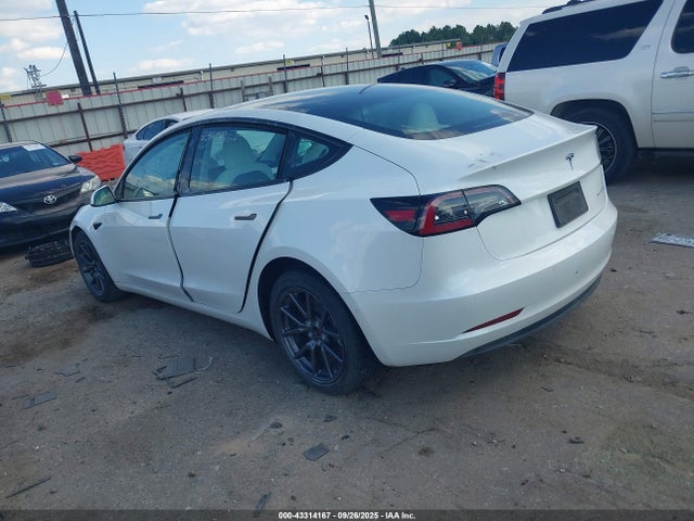 2021 TESLA MODEL 3 5YJ3E1EB5MF993033 Photo 2