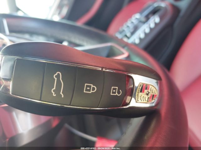 2017 PORSCHE MACAN WP1AG2A52HLB56393 Photo 10