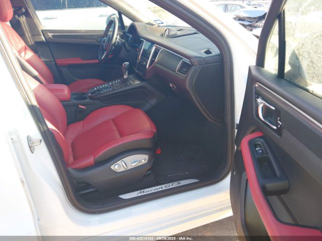 2017 PORSCHE MACAN WP1AG2A52HLB56393 Photo 4