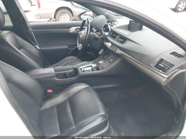 2017 LEXUS CT 200H JTHKD5BH1H2298389 Photo 4