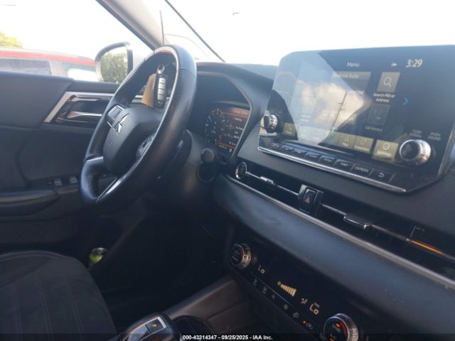 2023 MITSUBISHI OUTLANDER JA4J4UA84PZ060528 Photo 4