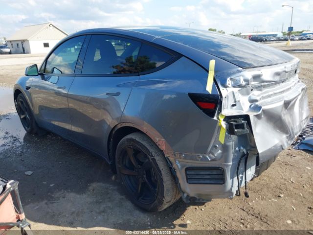 2026 TESLA MODEL Y 7SAYGDEE5TF334298 Photo 2