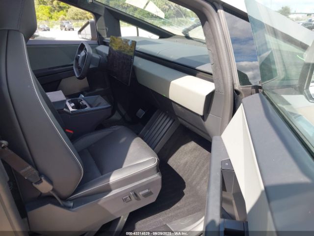 2024 TESLA CYBERTRUCK 7G2CEHEDXRA031919 Photo 4