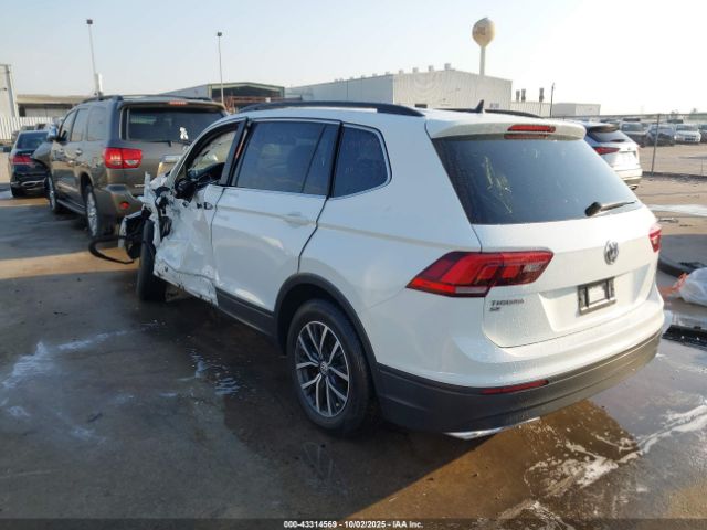 2019 VOLKSWAGEN TIGUAN 3VV3B7AX8KM027377 Photo 2