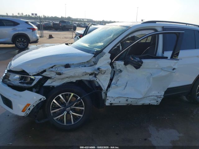 2019 VOLKSWAGEN TIGUAN 3VV3B7AX8KM027377 Photo 5