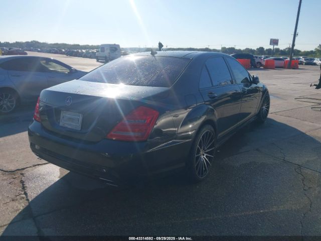 2011 MERCEDES-BENZ S 550 WDDNG7BB2BA367834 Photo 3