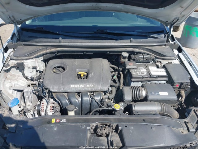 Hyundai 2017 2017 5NPD84LF7HH129207 Image 10