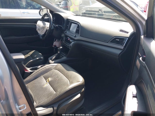 Hyundai 2017 2017 5NPD84LF7HH129207 Image 5