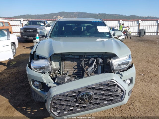 Продажа на аукционе авто 2022 Toyota Tacoma Trd Off Road, vin: 3TMCZ5AN8NM472963, номер лота: 43314634