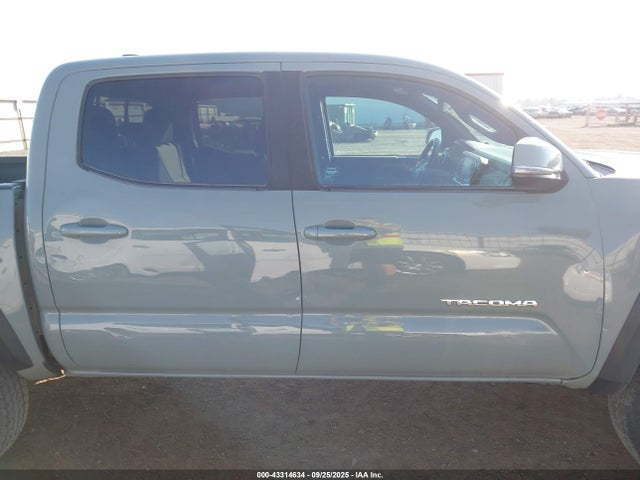Продажа на аукционе авто 2022 Toyota Tacoma Trd Off Road, vin: 3TMCZ5AN8NM472963, номер лота: 43314634