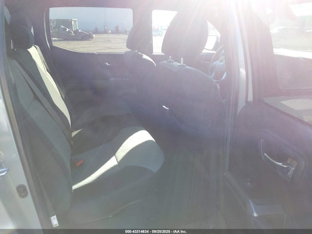 Продажа на аукционе авто 2022 Toyota Tacoma Trd Off Road, vin: 3TMCZ5AN8NM472963, номер лота: 43314634