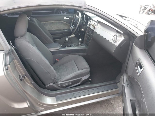 2005 Ford Mustang Gt მანქანა იყიდება აუქციონზე, vin: 1ZVFT85H755185752, აუქციონის ნომერი: 43314963