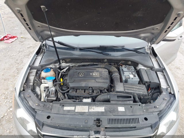 1VWAT7A31EC048963 Volkswagen Passat