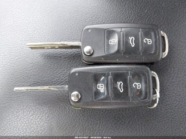1VWAT7A31EC048963 Volkswagen Passat
