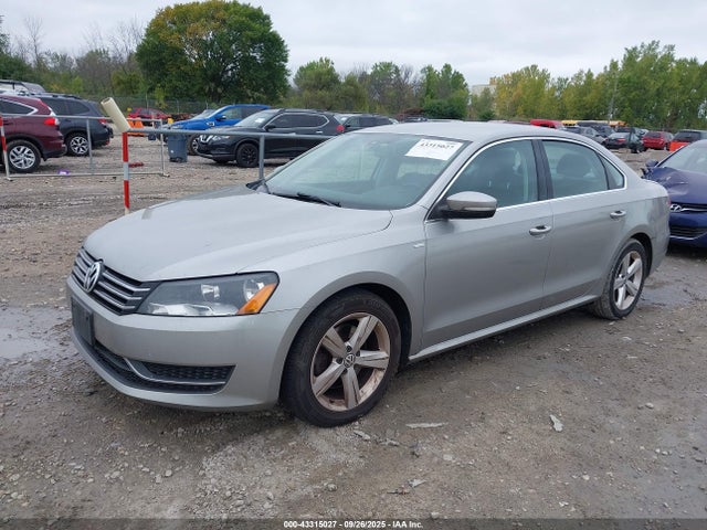 1VWAT7A31EC048963 Volkswagen Passat