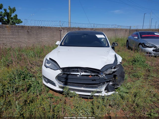 43315168 :رقم المزاد ، 5YJSA1CN7DFP07722 vin ، 2013 Tesla Model S مزاد بيع