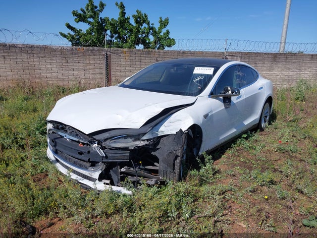 43315168 :رقم المزاد ، 5YJSA1CN7DFP07722 vin ، 2013 Tesla Model S مزاد بيع