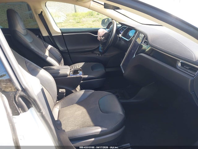 43315168 :رقم المزاد ، 5YJSA1CN7DFP07722 vin ، 2013 Tesla Model S مزاد بيع