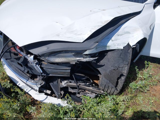 43315168 :رقم المزاد ، 5YJSA1CN7DFP07722 vin ، 2013 Tesla Model S مزاد بيع