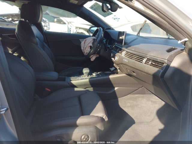2017 AUDI A4 WAUFNAF42HA158645 Photo 4
