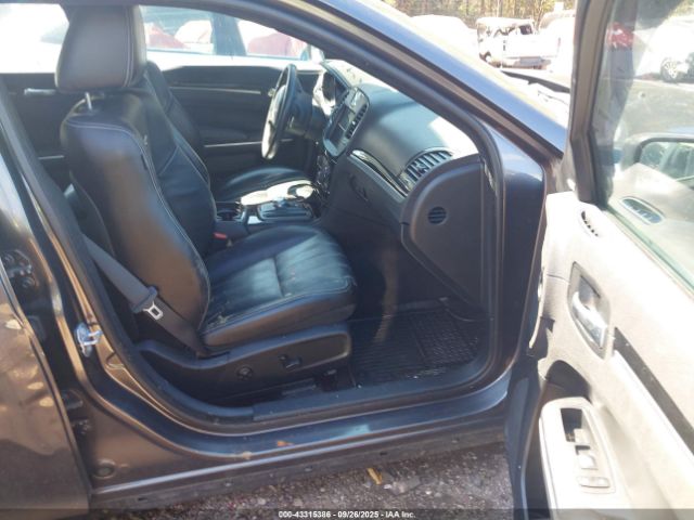 2018 CHRYSLER 300 2C3CCABG3JH326042 Photo 4