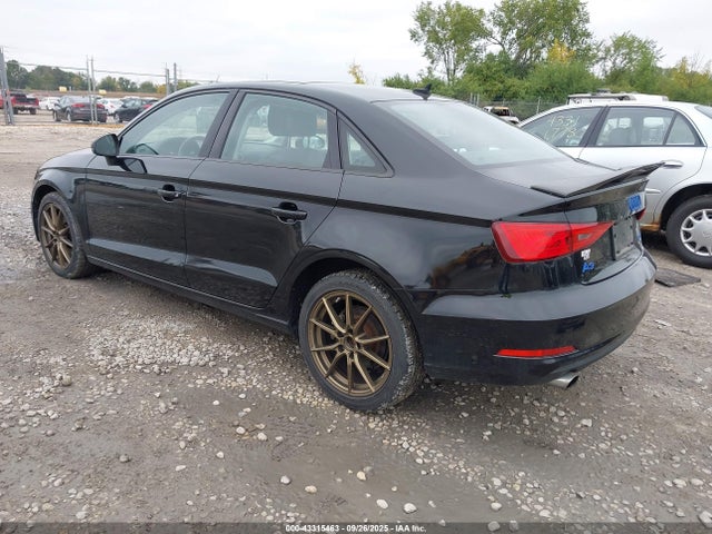 2015 AUDI A3 WAUBFGFF8F1004356 Photo 2